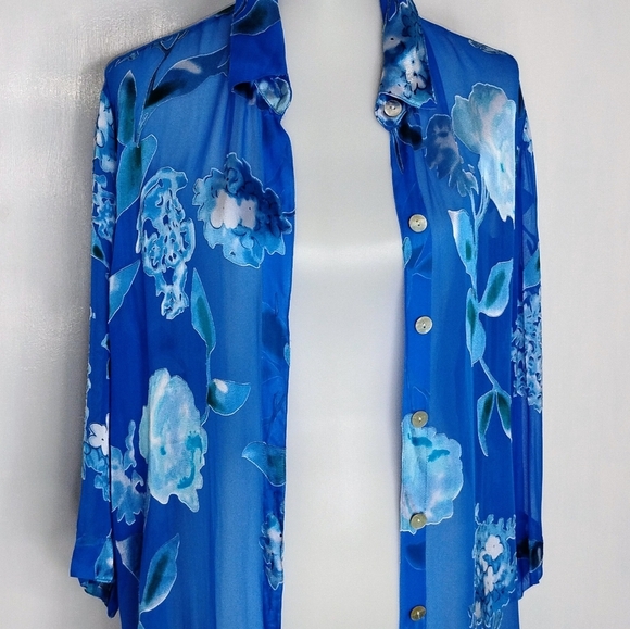 SHEER CUT VELVET BLUE ROSES BLOUSE - Picture 6 of 12